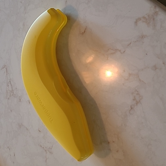 Tupperware Kitchen Banana Keeper Poshmark